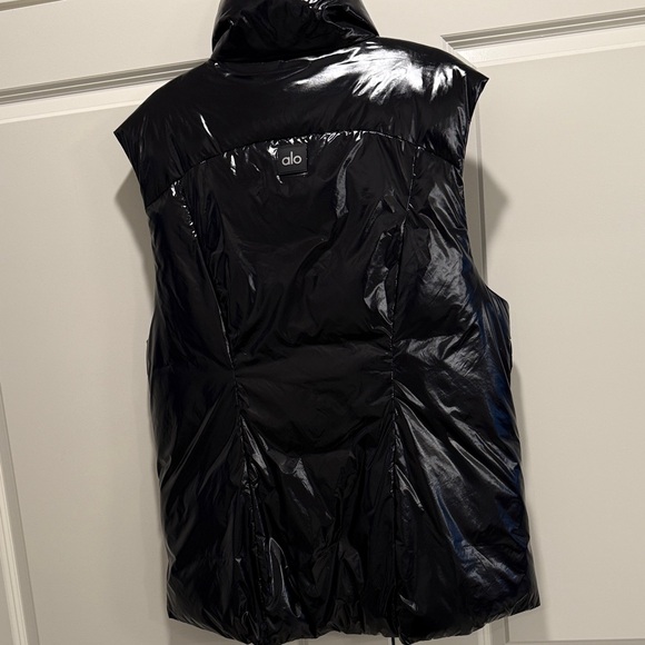 ALO Yoga Women's Shiny Black Vest - Picture 5 of 7